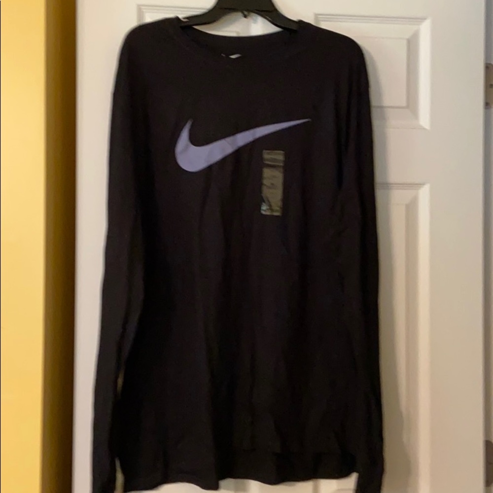 BNWT - Nike Tee